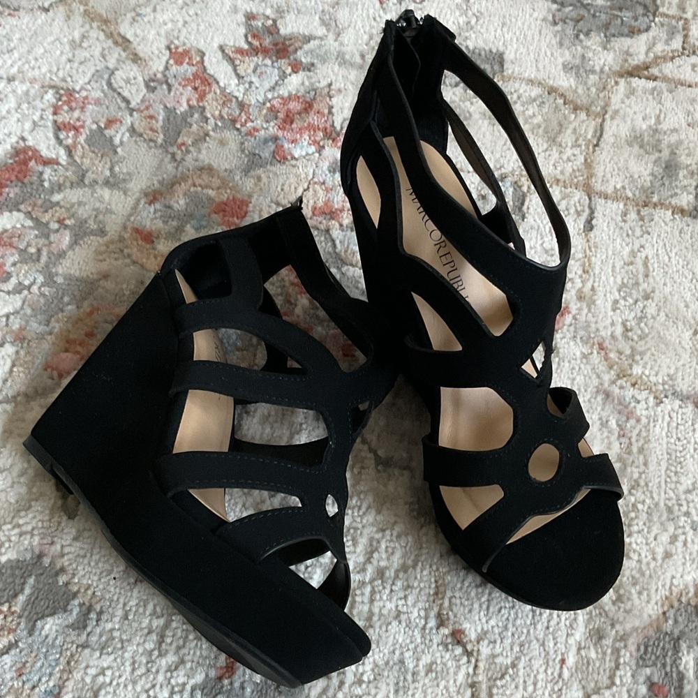 Marco Republic Black Wedge Heels